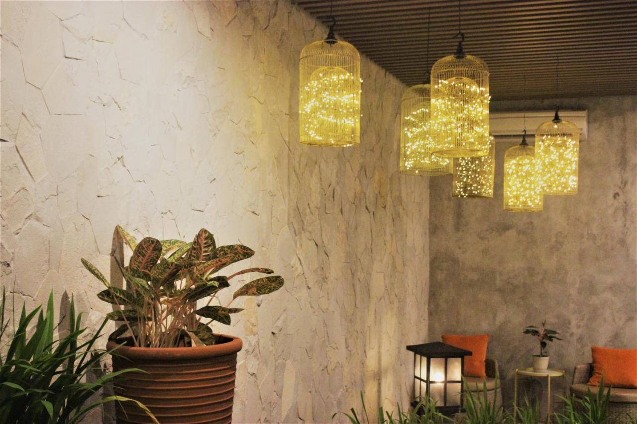 Treehouse Suites - Boutique Serviced Apartment Jacarta Exterior foto