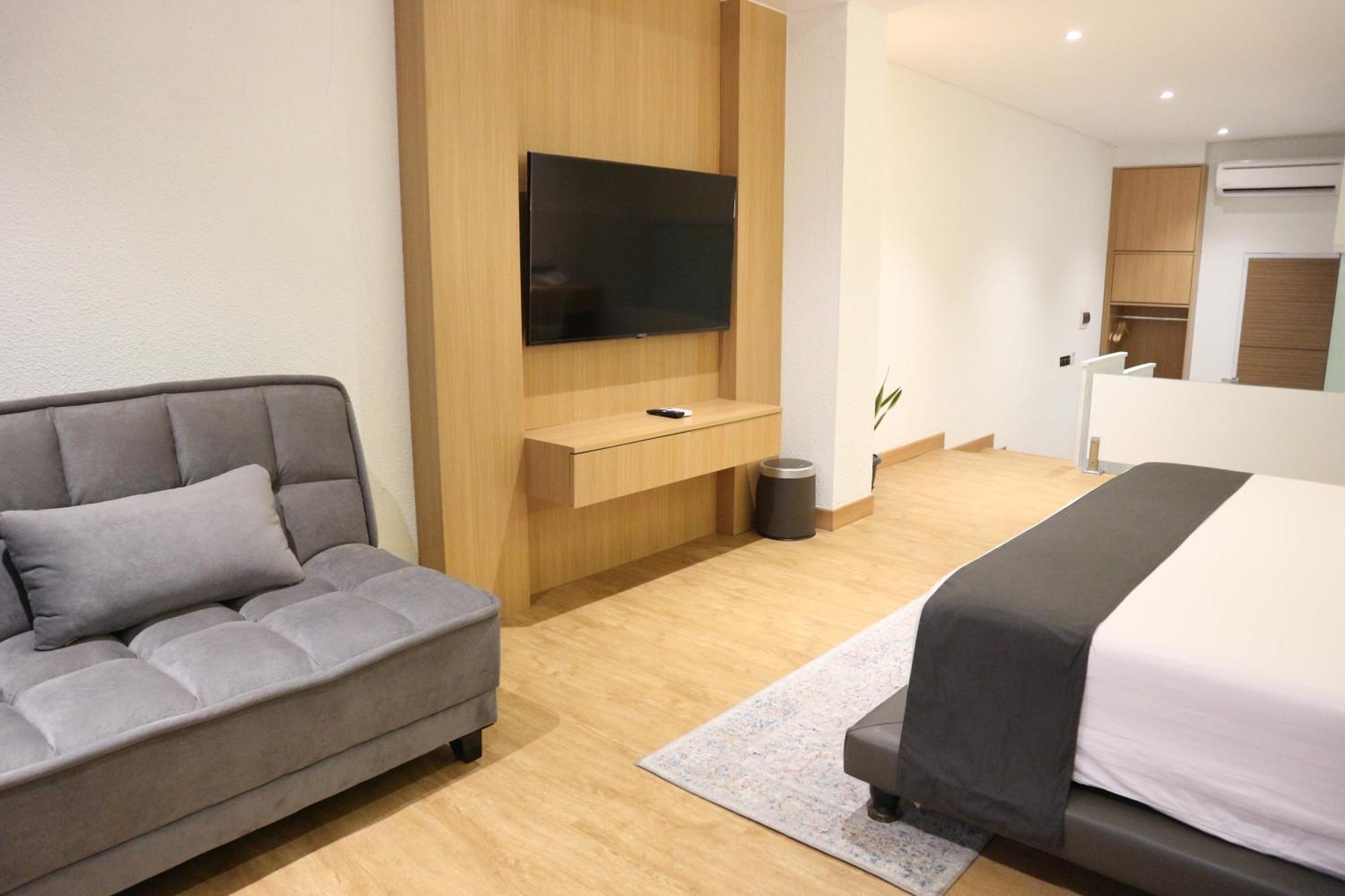 Treehouse Suites - Boutique Serviced Apartment Jacarta Exterior foto