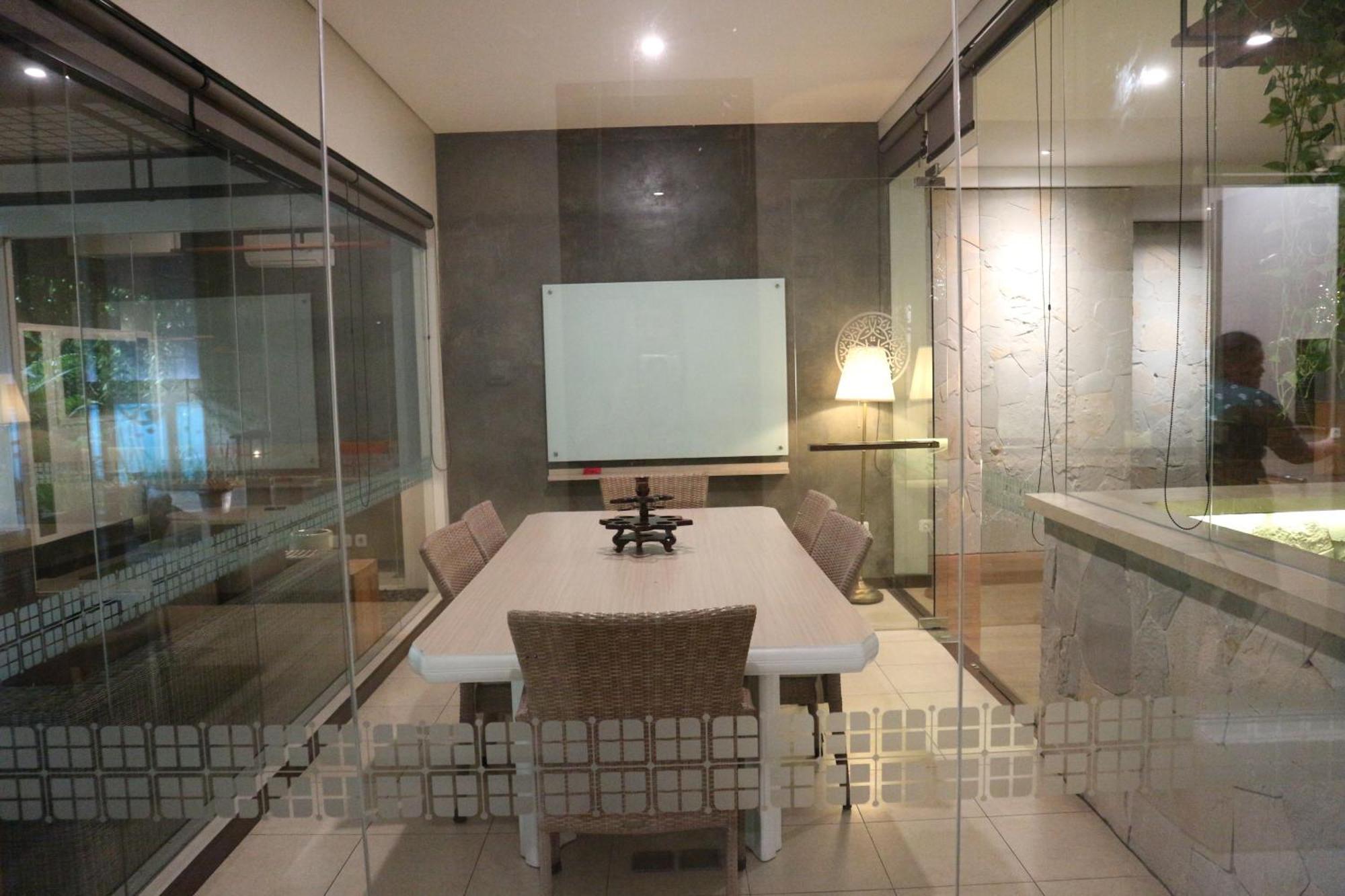 Treehouse Suites - Boutique Serviced Apartment Jacarta Exterior foto